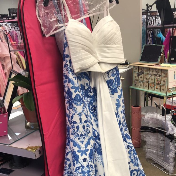 Sherri Hill Dresses & Skirts - Sherri Hill Prom Dress. New with tags. Size 0